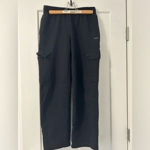 Aritzia Cozy Fleece Mega Cargo Sweatpants in Black, Regular Length